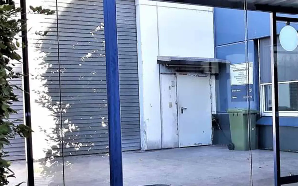 Nachher: Glasfront am Betriebsgebäude